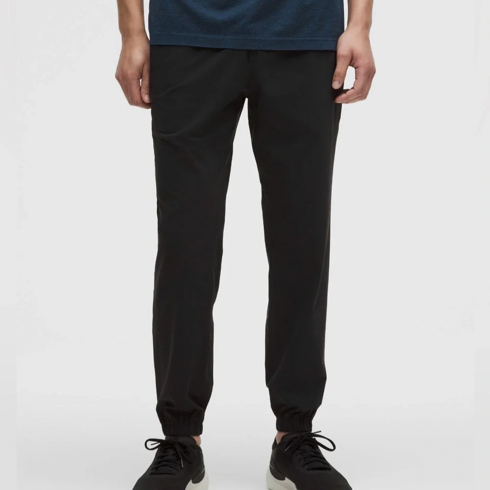 Lululemon Men's “Pace Breaker” Jogger 32-34” Inseam (M) *BESTSELLER*